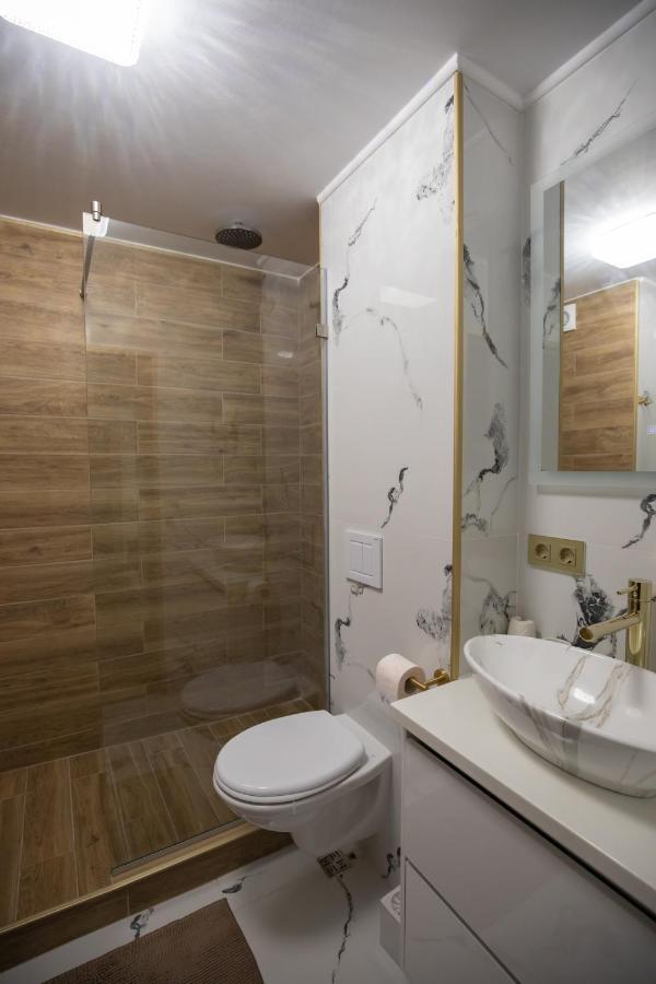 Apartament Gold Tîrgu Ocna Екстериор снимка
